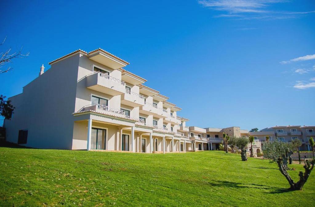 Goldener Herbst an der Algarve: Sonne, Meer und Ruhe - Pestana Gramacho Residences