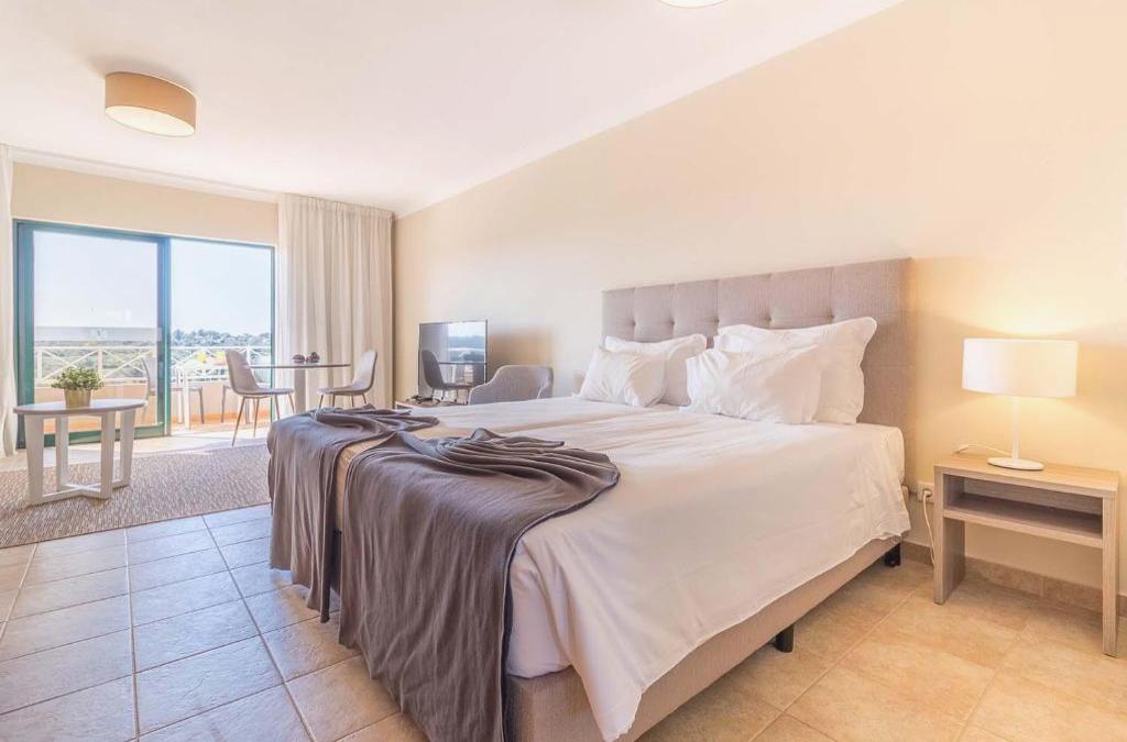Goldener Herbst an der Algarve: Sonne, Meer und Ruhe - Pestana Gramacho Residences