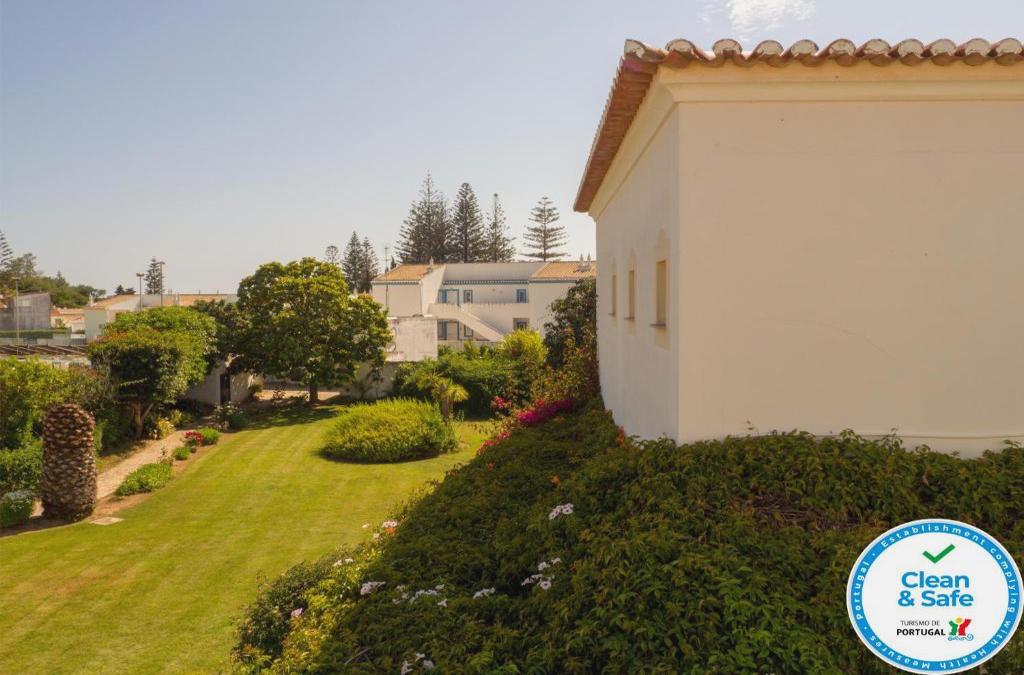 Bargain Price for Hotel Luz Bay 4* in Algarve - 40% Discounts for Kids!