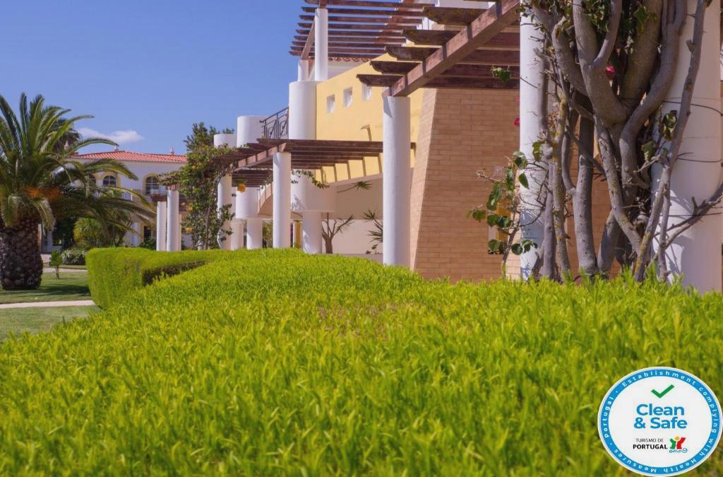Bargain Price for Hotel Luz Bay 4* in Algarve - 40% Discounts for Kids!