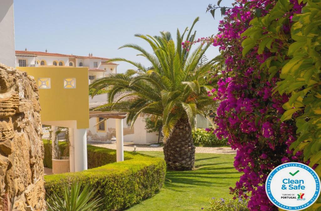 Bargain Price for Hotel Luz Bay 4* in Algarve - 40% Discounts for Kids!