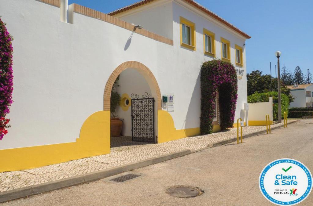 Bargain Price for Hotel Luz Bay 4* in Algarve - 40% Discounts for Kids! - Luz Bay Club Beach & Sun Hotel