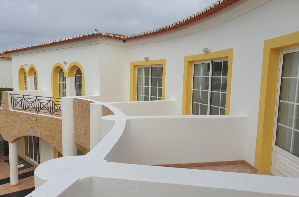Bargain Price for Hotel Luz Bay 4* in Algarve - 40% Discounts for Kids! - Luz Bay Club Beach & Sun Hotel