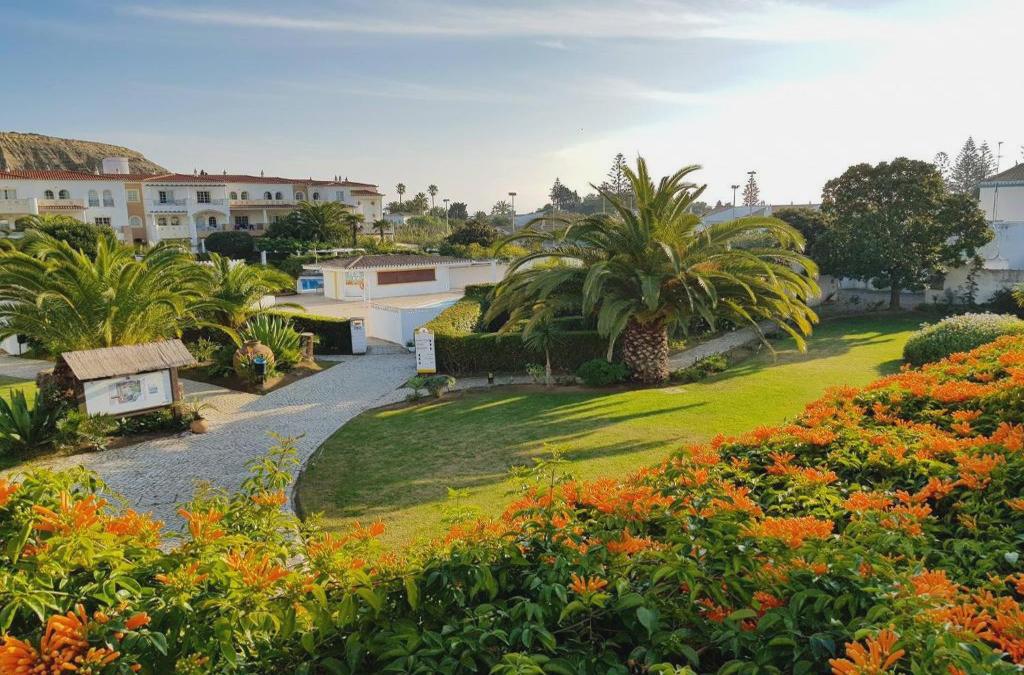 Bargain Price for Hotel Luz Bay 4* in Algarve - 40% Discounts for Kids! - Luz Bay Club Beach & Sun Hotel