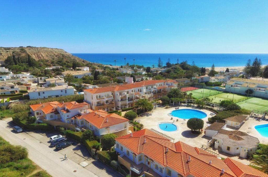 Bargain Price for Hotel Luz Bay 4* in Algarve - 40% Discounts for Kids! - Luz Bay Club Beach & Sun Hotel