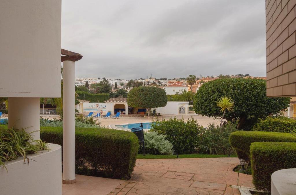 Bargain Price for Hotel Luz Bay 4* in Algarve - 40% Discounts for Kids! - Luz Bay Club Beach & Sun Hotel