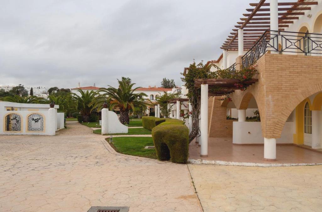 Bargain Price for Hotel Luz Bay 4* in Algarve - 40% Discounts for Kids! - Luz Bay Club Beach & Sun Hotel
