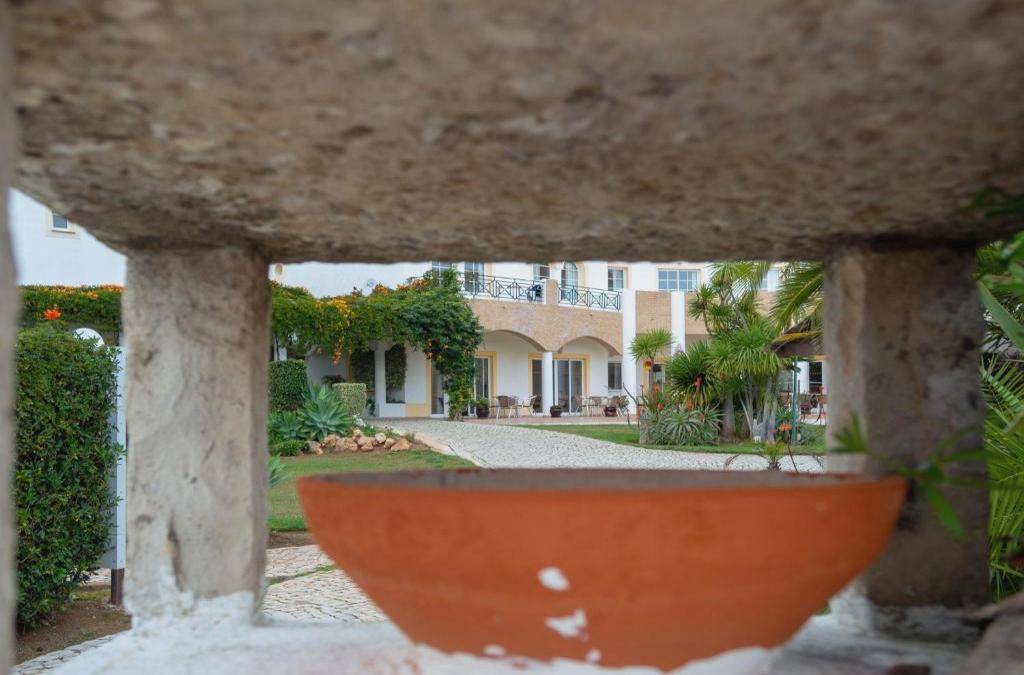 Bargain Price for Hotel Luz Bay 4* in Algarve - 40% Discounts for Kids! - Luz Bay Club Beach & Sun Hotel