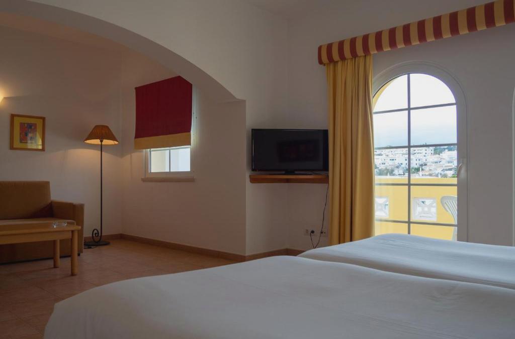 Bargain Price for Hotel Luz Bay 4* in Algarve - 40% Discounts for Kids! - Luz Bay Club Beach & Sun Hotel