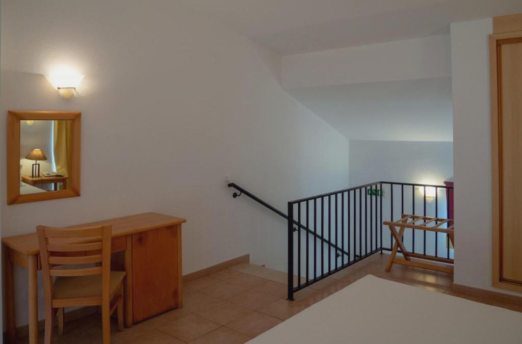 Bargain Price for Hotel Luz Bay 4* in Algarve - 40% Discounts for Kids! - Luz Bay Club Beach & Sun Hotel