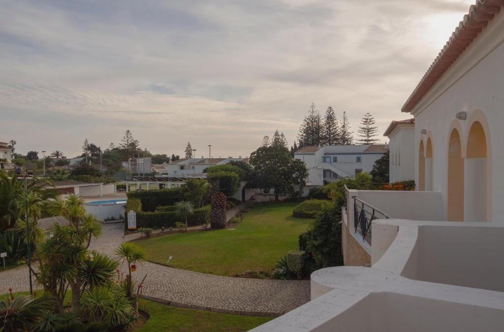 Bargain Price for Hotel Luz Bay 4* in Algarve - 40% Discounts for Kids! - Luz Bay Club Beach & Sun Hotel