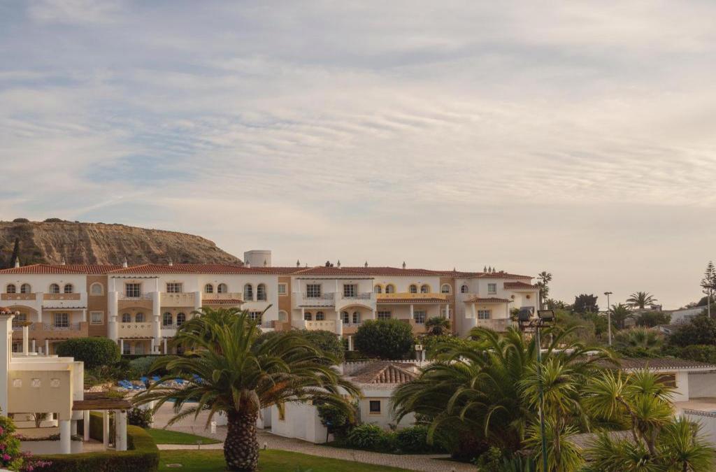 Bargain Price for Hotel Luz Bay 4* in Algarve - 40% Discounts for Kids! - Luz Bay Club Beach & Sun Hotel