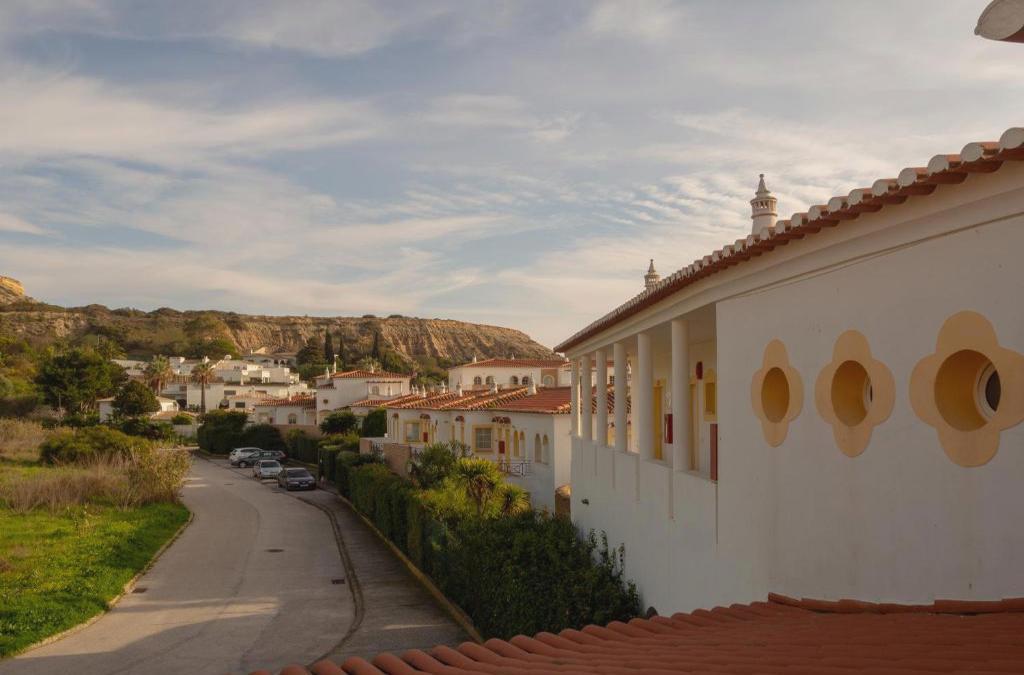 Bargain Price for Hotel Luz Bay 4* in Algarve - 40% Discounts for Kids! - Luz Bay Club Beach & Sun Hotel