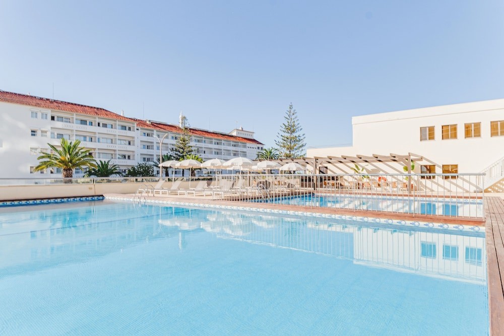 Yellow Praia Monte Gordo Hotel