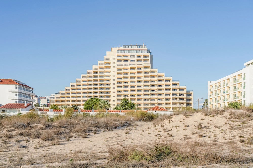 Yellow Praia Monte Gordo Hotel