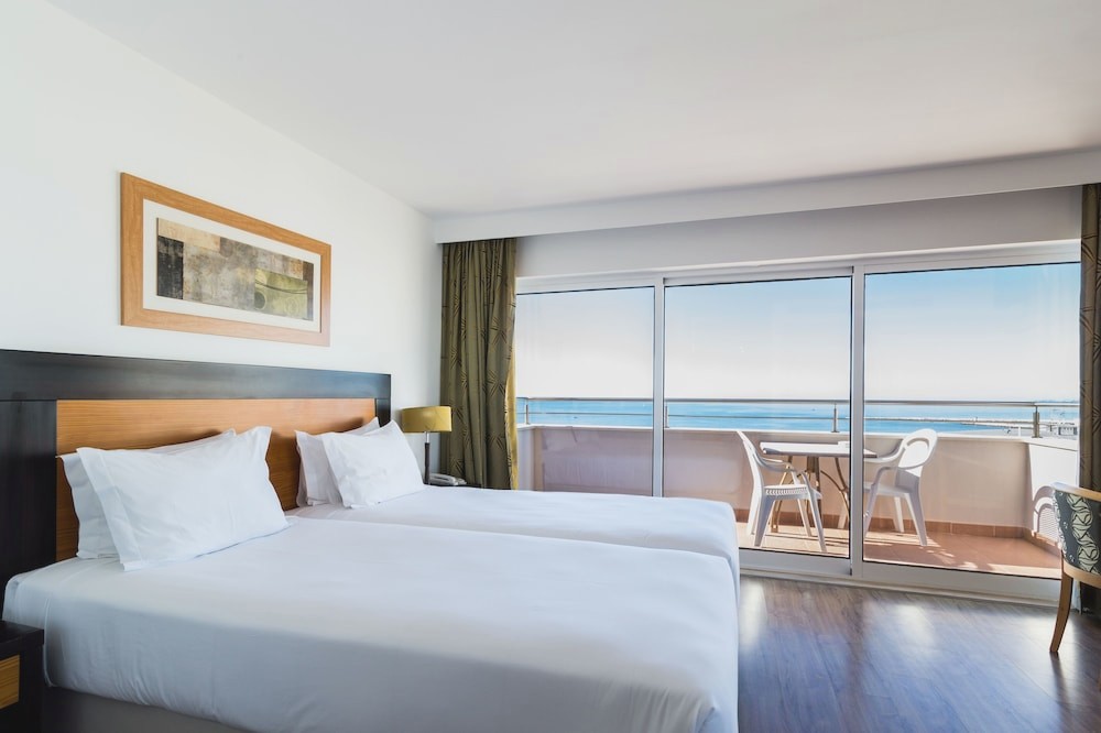 Hotel Quarteira Sol 4* in Algarve - 50% discount for kids!