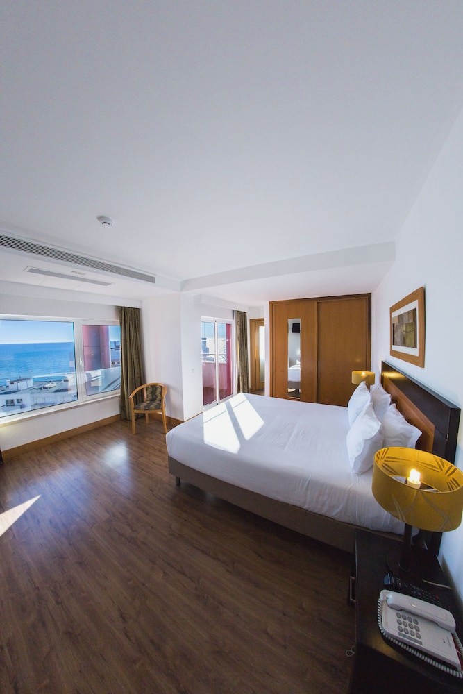Hotel Quarteira Sol 4* in Algarve - 50% discount for kids!