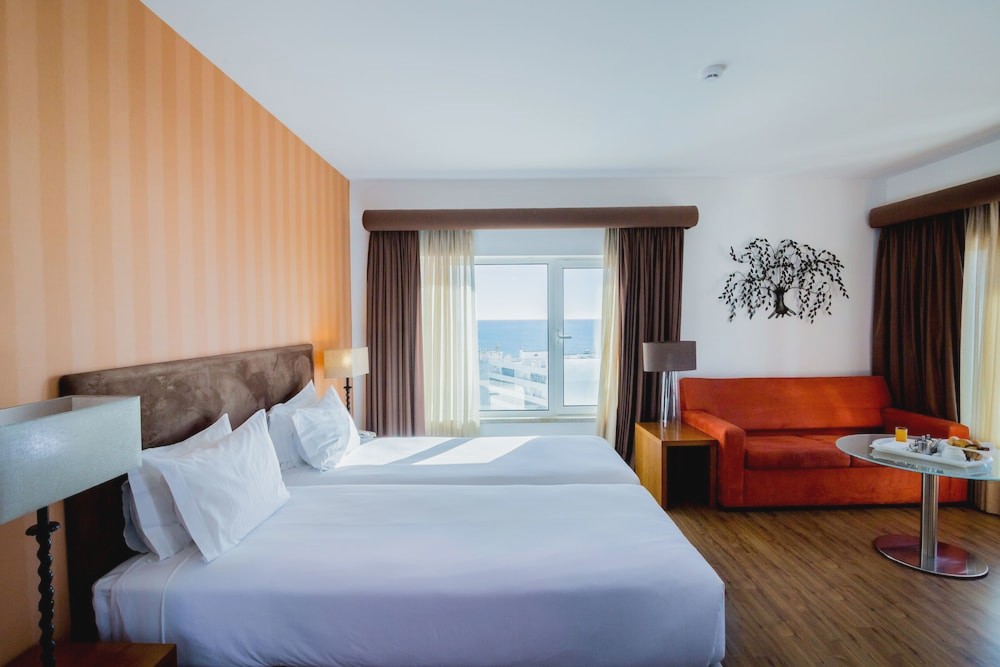 Hotel Quarteira Sol 4* in Algarve - 50% discount for kids!