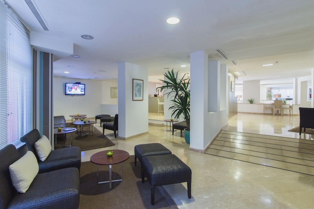 Hotel Quarteira Sol 4* in Algarve - 50% discount for kids!