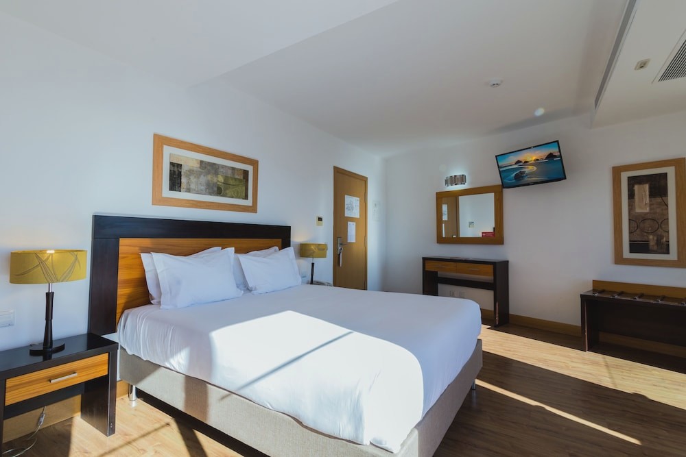 Hotel Quarteira Sol 4* in Algarve - 50% discount for kids!
