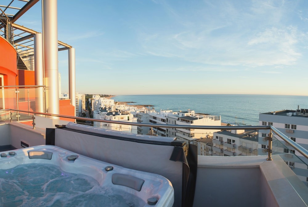 Hotel Quarteira Sol 4* in Algarve - 50% discount for kids!