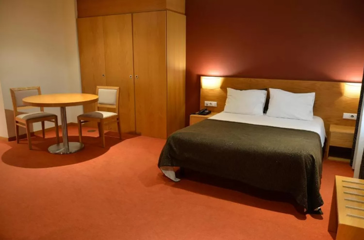 Porto Getaway with a Cruise and Winery Visit