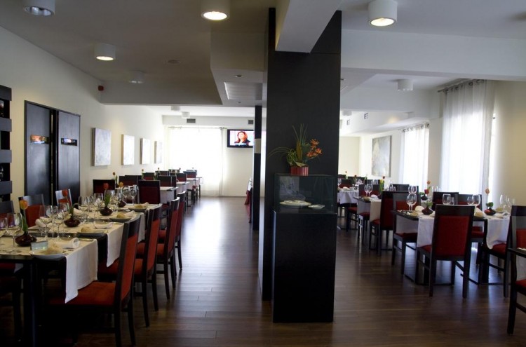 Porto Getaway with a Cruise and Winery Visit