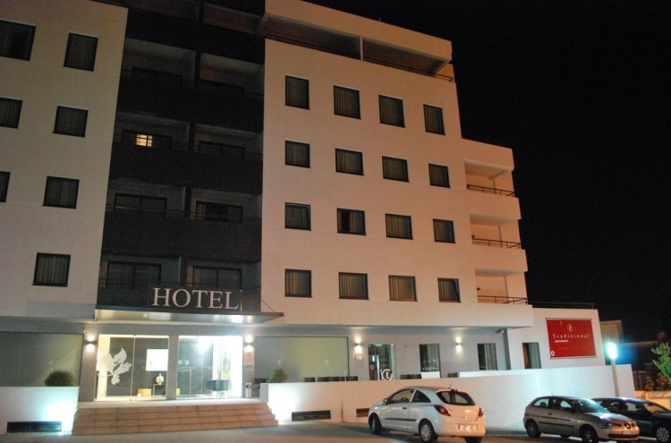 Porto Getaway with a Cruise and Winery Visit - Paredes Apartamento
