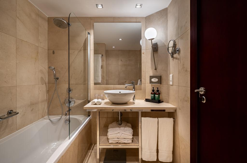 Estadia de luxo ao Porto: hotel de 5 estrelas, degustação de vinhos e cruzeiro - Crowne Plaza Porto by IHG
