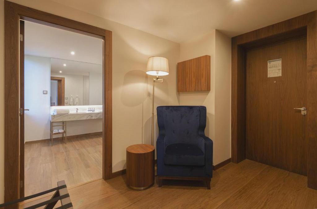 Boeira Garden Hotel Porto Gaia, Curio Collection by Hilton