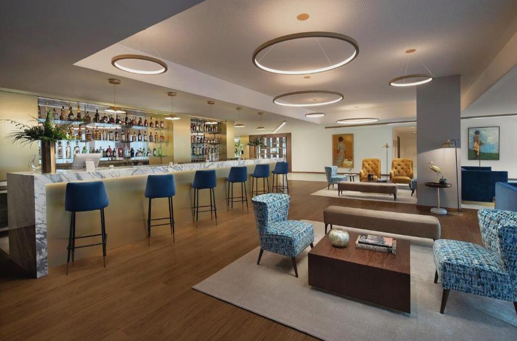 Boeira Garden Hotel Porto Gaia, Curio Collection by Hilton