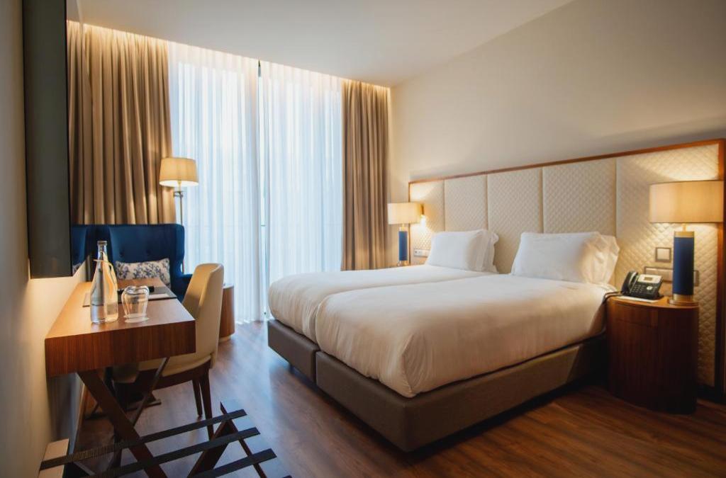 Boeira Garden Hotel Porto Gaia, Curio Collection by Hilton