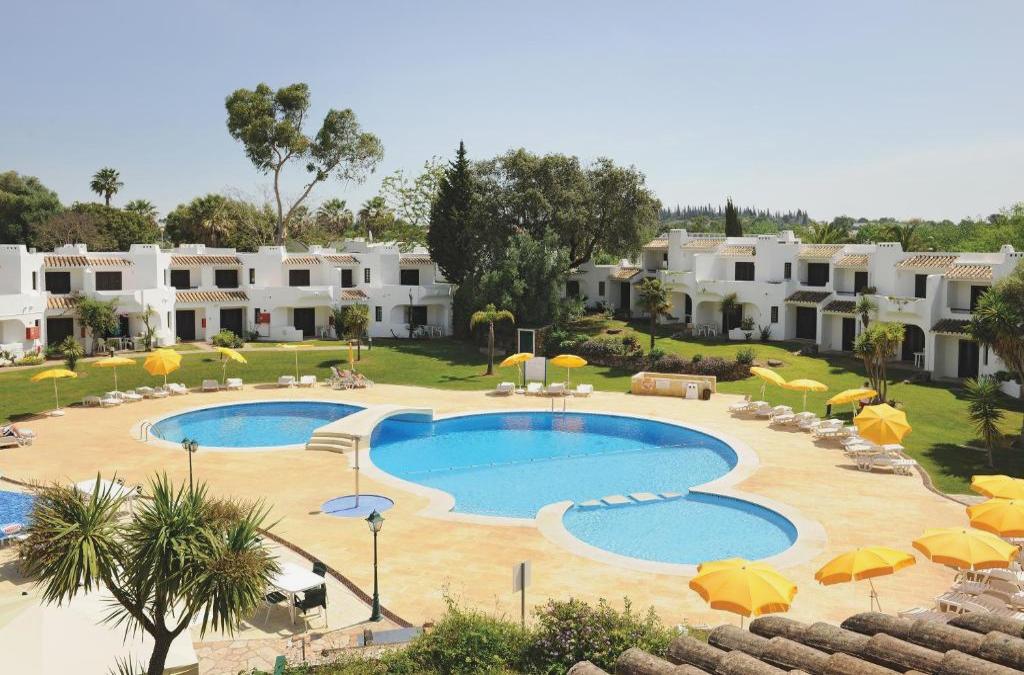 Goldener Herbst an der Algarve: Sonne, Meer und Ruhe - Clube Albufeira Garden Village