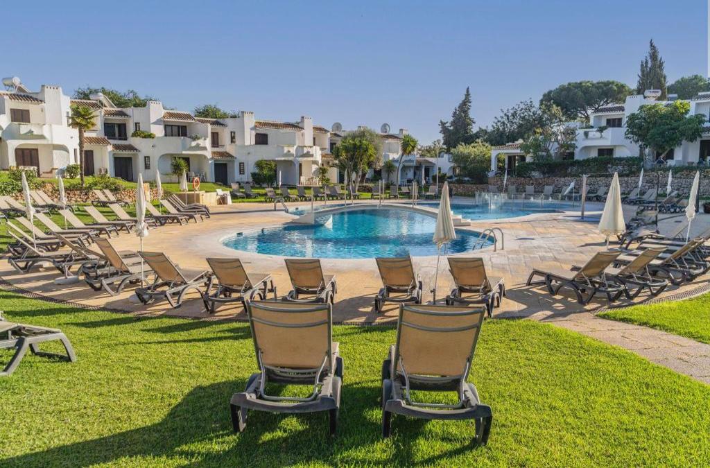 Goldener Herbst an der Algarve: Sonne, Meer und Ruhe - Clube Albufeira Garden Village