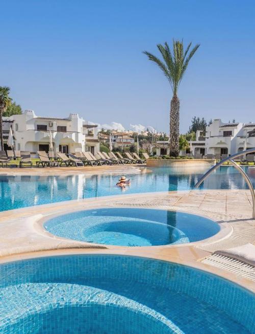 Goldener Herbst an der Algarve: Sonne, Meer und Ruhe - Clube Albufeira Garden Village